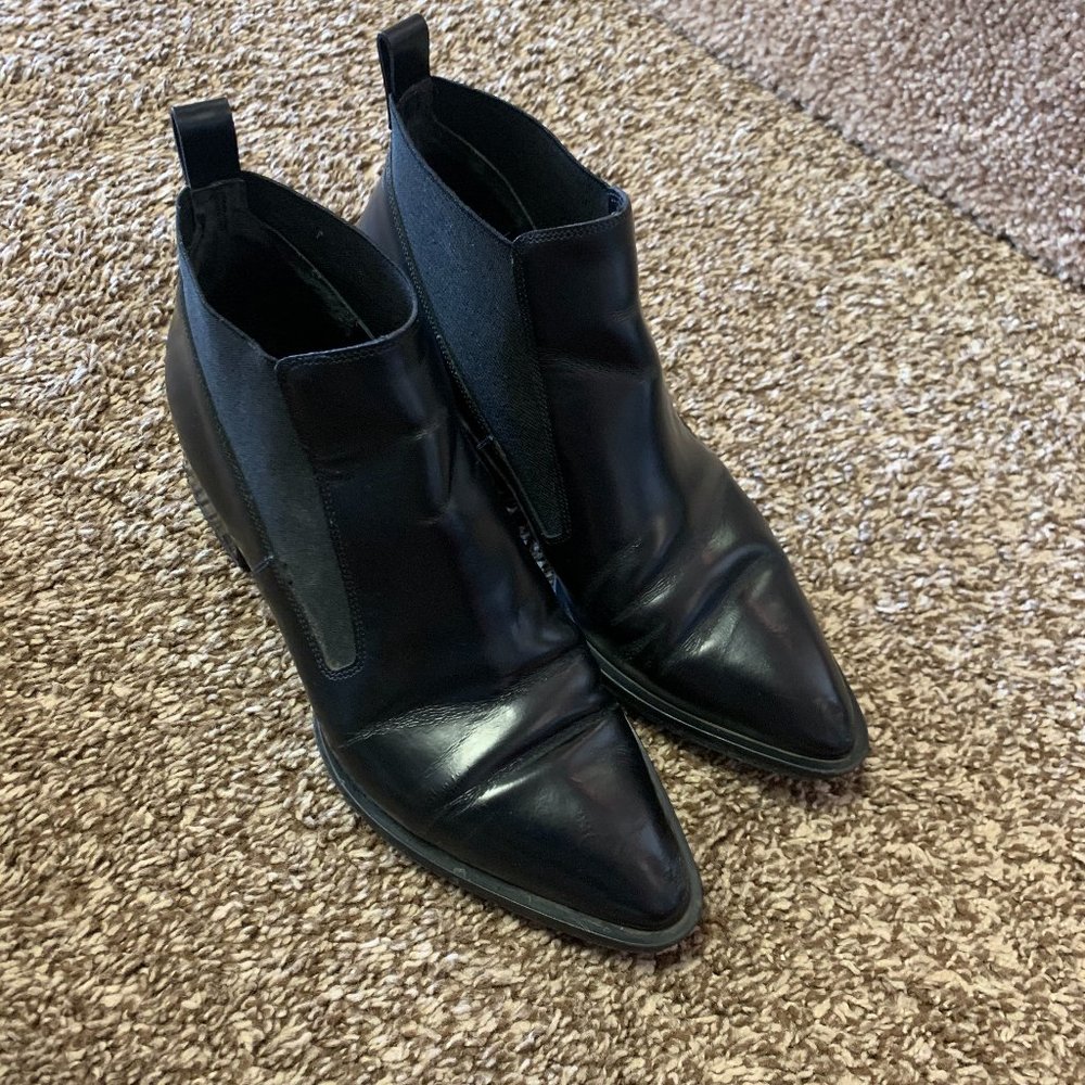 Vince leather boots. Made in Italy